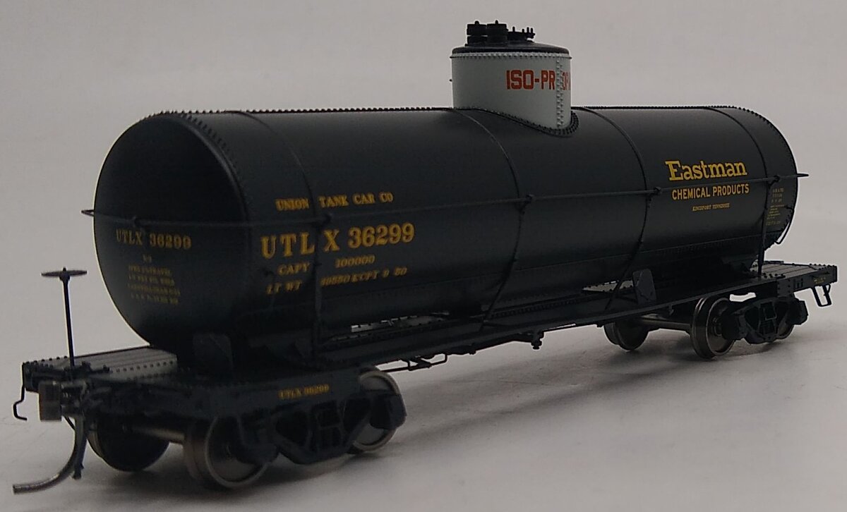 Rapido Trains 159010A HO Eastman Chemical X-3 Tank Car