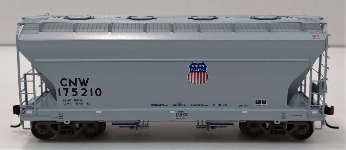 Athearn 95941 HO Scale Union Pacific/CNW ACF 2970 Covered Hopper #175210