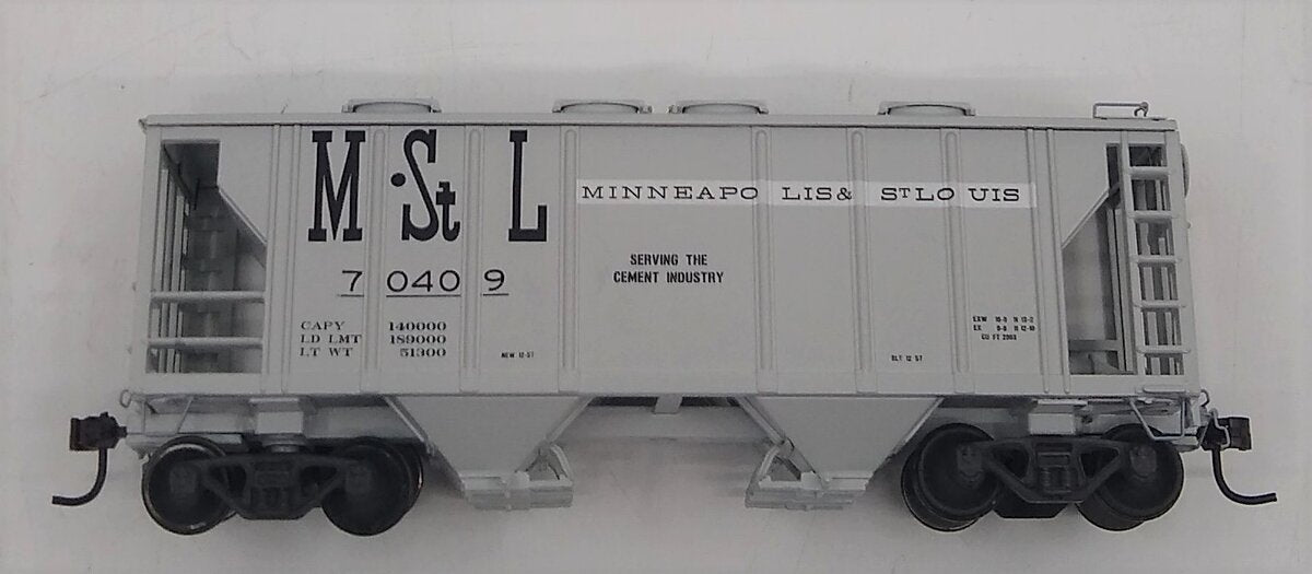 Athearn 94391 Minneapolis & St Louis PS2 2003 2-Bay Covered Hopper #70409