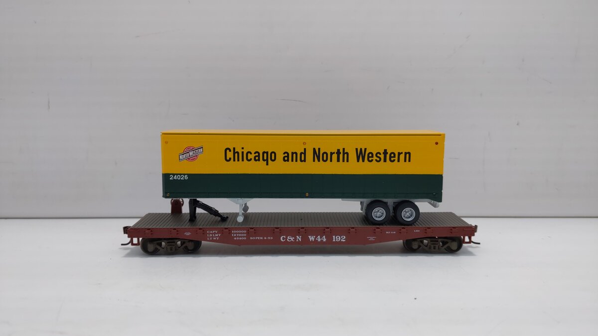 Athearn 72465 HO C&NW 50' Flat w/40' Trailer #44192