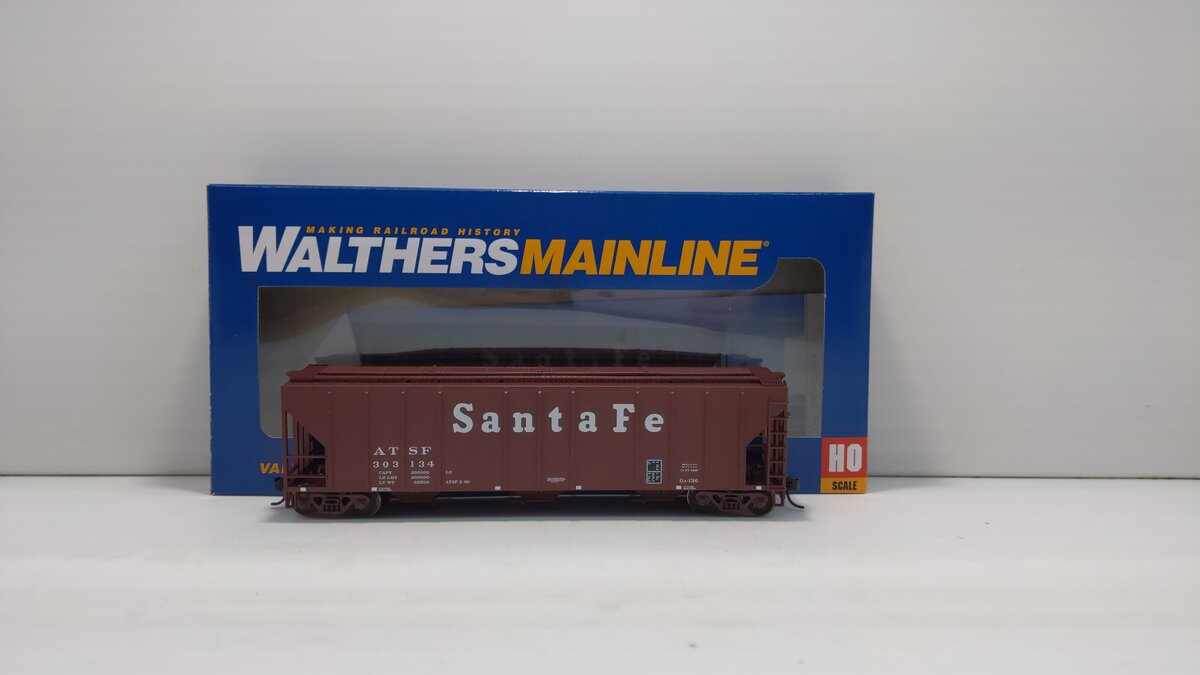 Walthers 910-7454 HO Santa Fe 54' PS 4427 CD 3-Bay Covered Hopper #303134