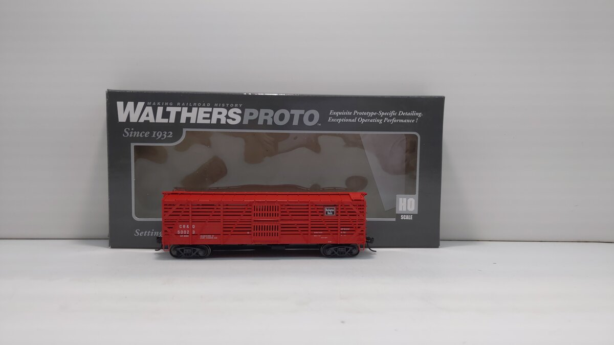 Walthers 920-108802 HO Chicago Burlington & Quincy 40' Stock Car RTR #50023
