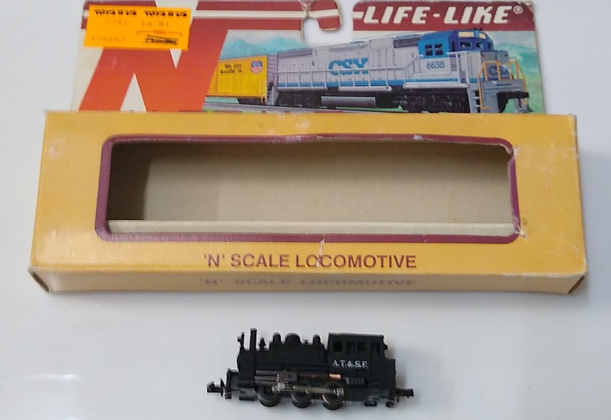 Life Like 7781 N Atchison, Topeka & Santa Fe 0-6-0 Saddle Tank Locomotive