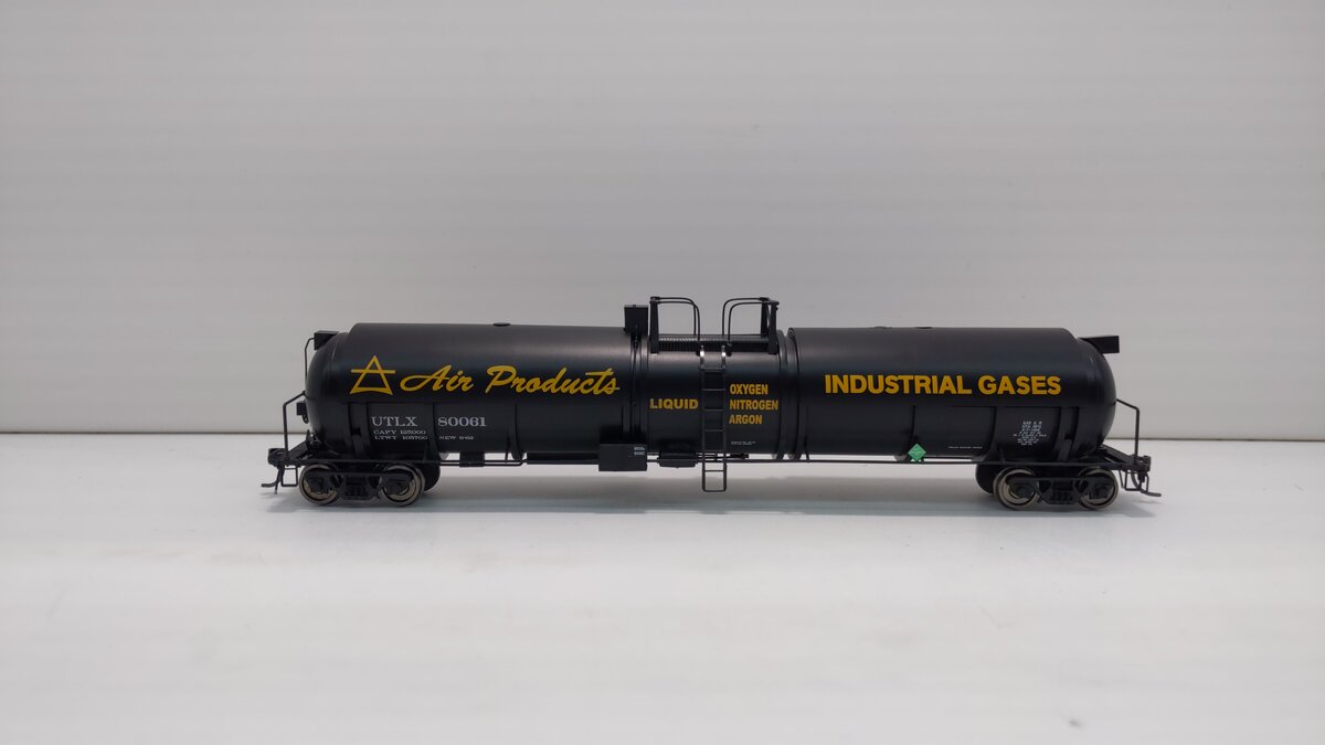 Broadway Limited 6108 HO UTLX High-Capacity Cryogenic Tank Car #80061