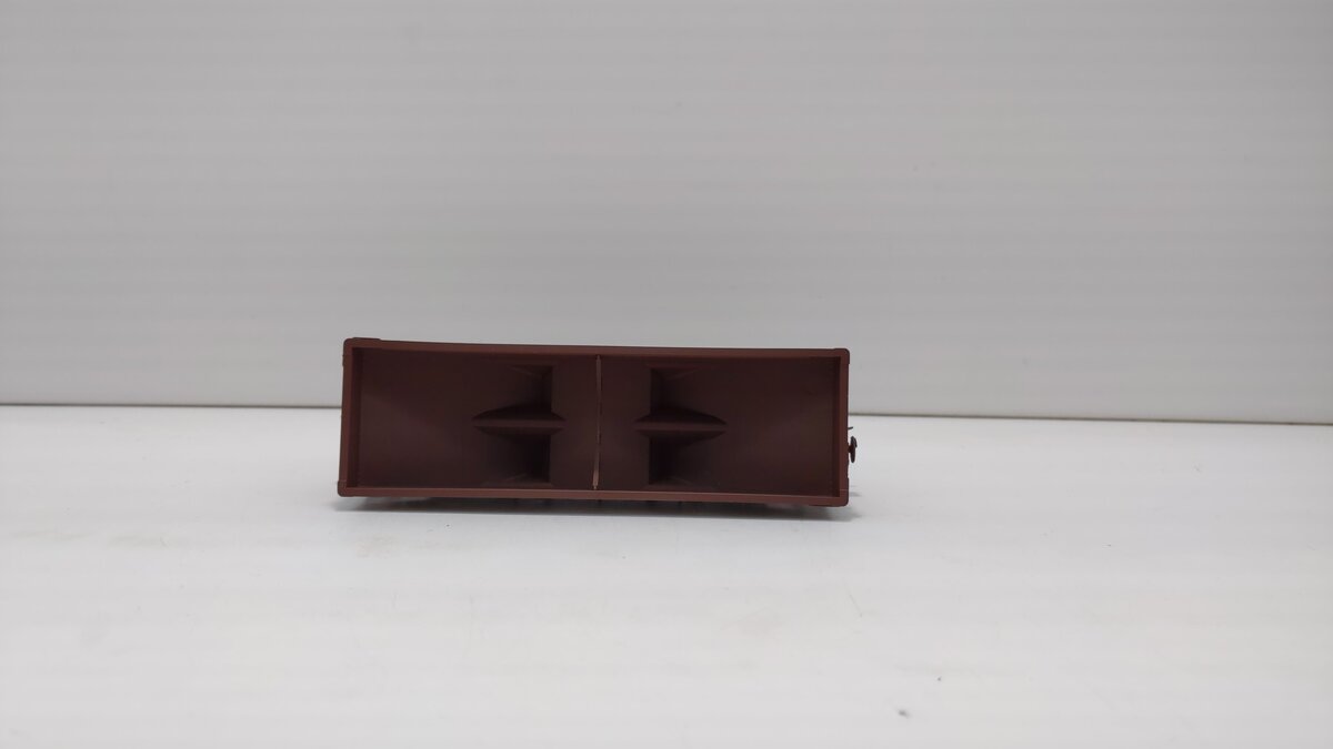 Walthers 932-42302 HO Scale CB&Q Hopper Car #194872