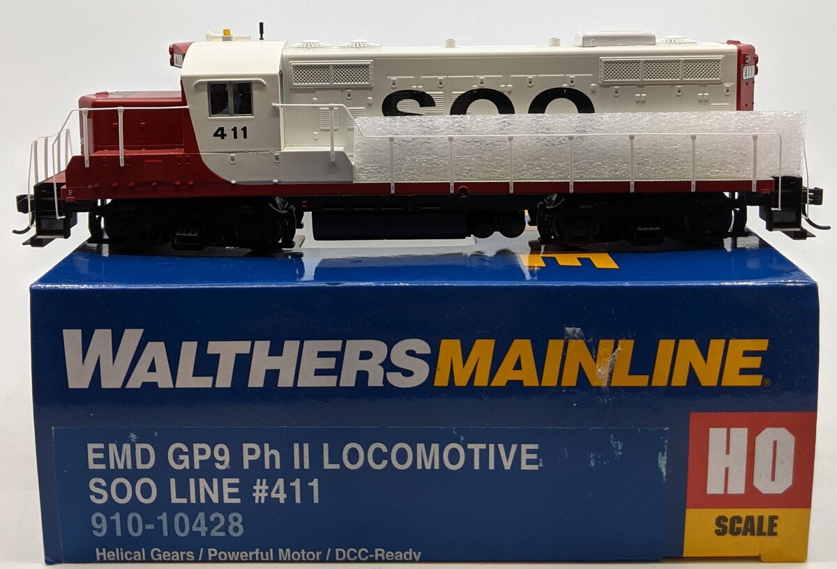 Walthers 910-10428 HO Scale SOO Line EMD GP9 Phase II Diesel Locomotive #411