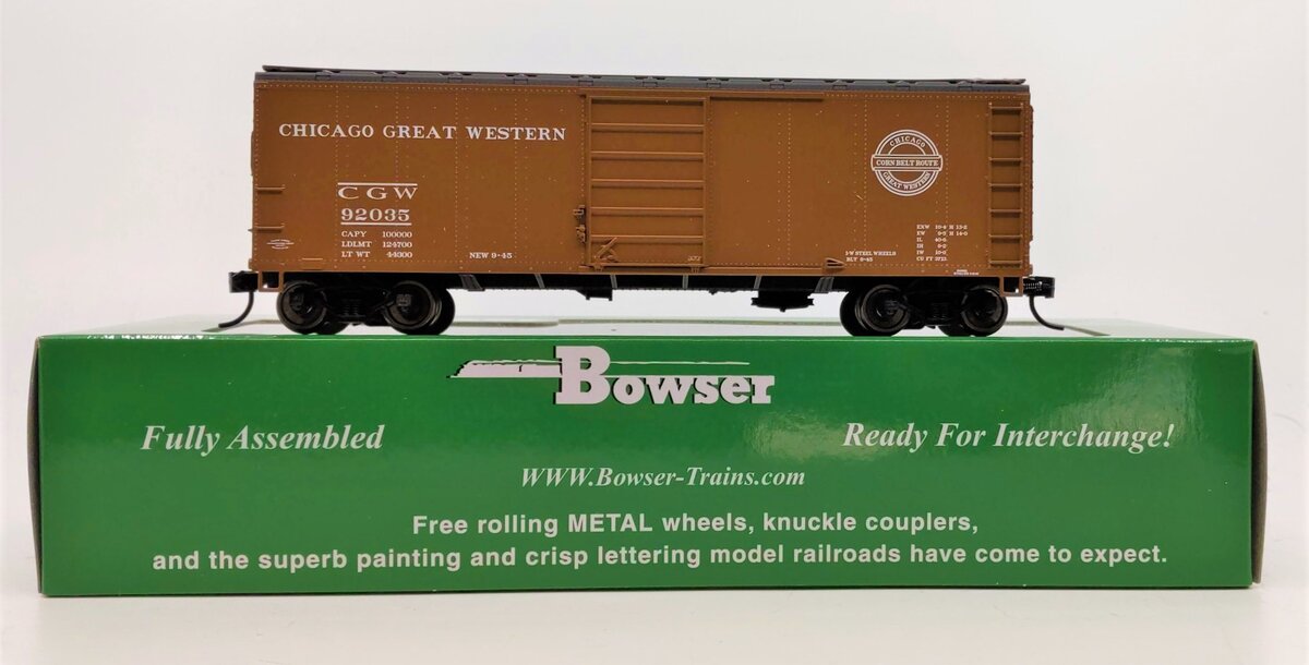 Bowser 42845 HO Chicago Great Western 40' Steel Side Box Car Ready-To-Run #92035