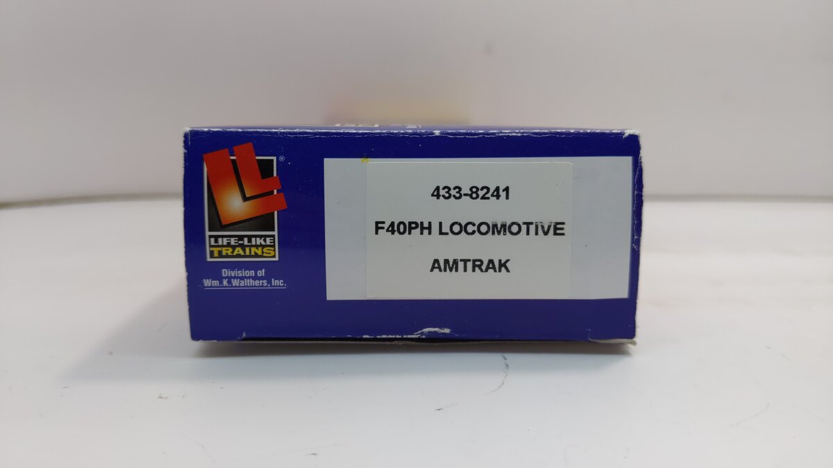 Life Like 8241 HO Amtrak EMD F40PH Powered Diesel Locomotive #229