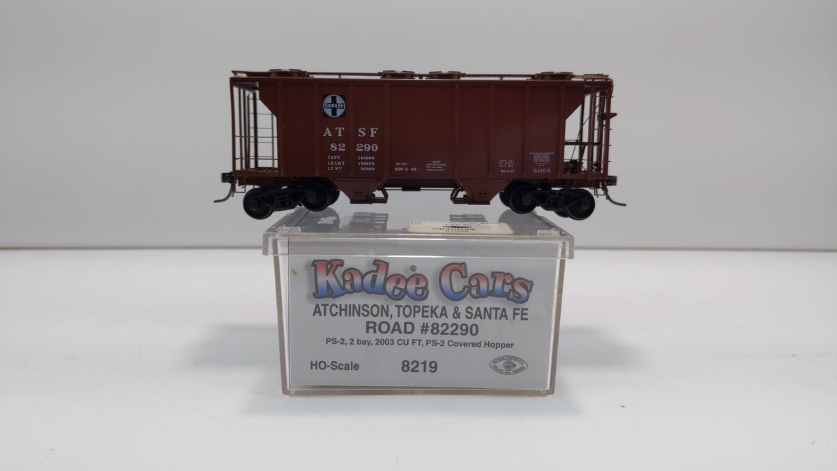 Kadee 8219 HO Santa Fe PS-2 2-Bay Covered Hopper with HGC Trucks #82290
