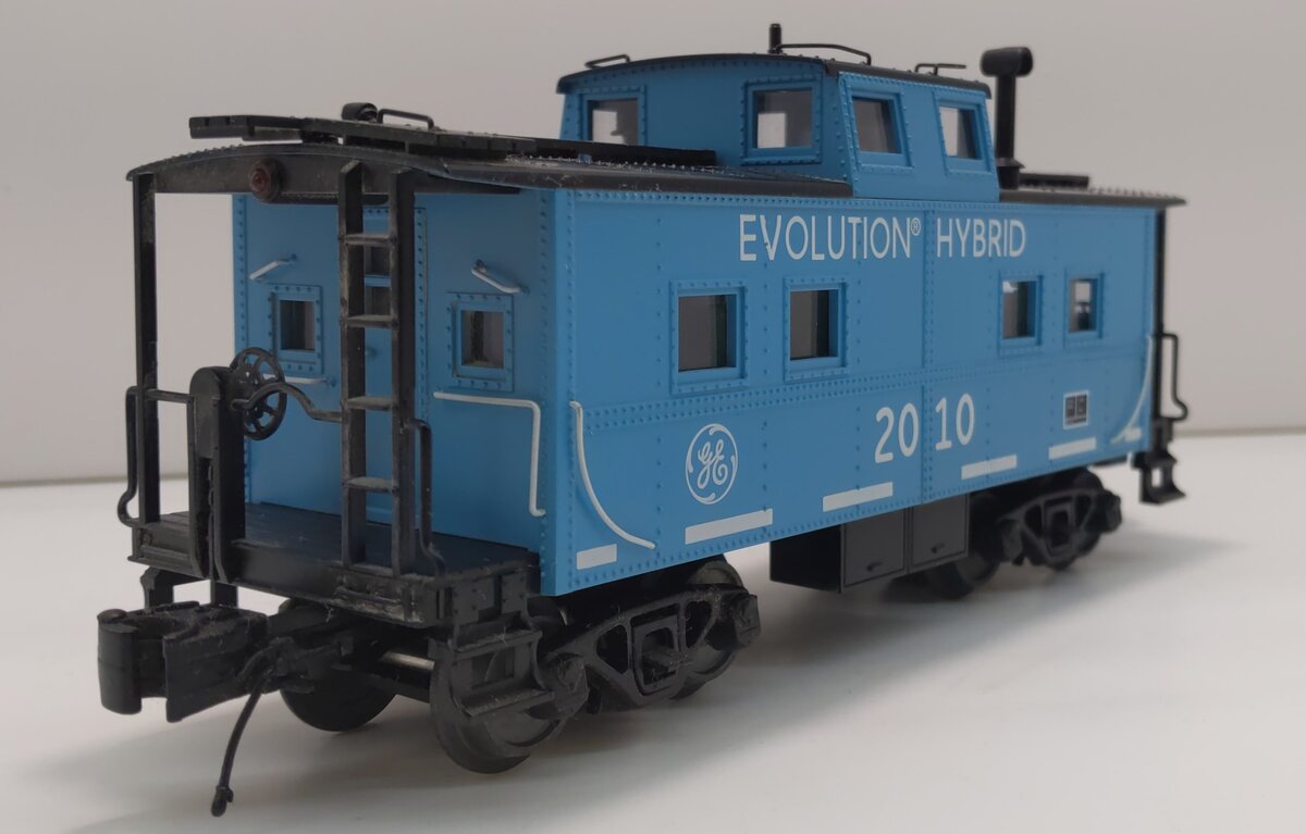 MTH 30-77262 O Gauge G.E. Evolution Steel Caboose #2010
