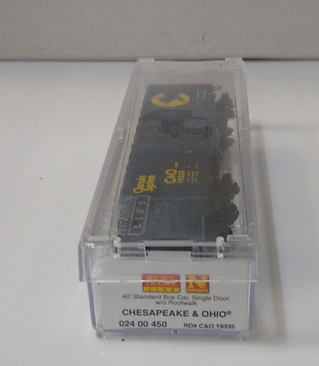 Micro-Trains 02400450 N Chesapeake & Ohio 40' Single Door Boxcar #19335