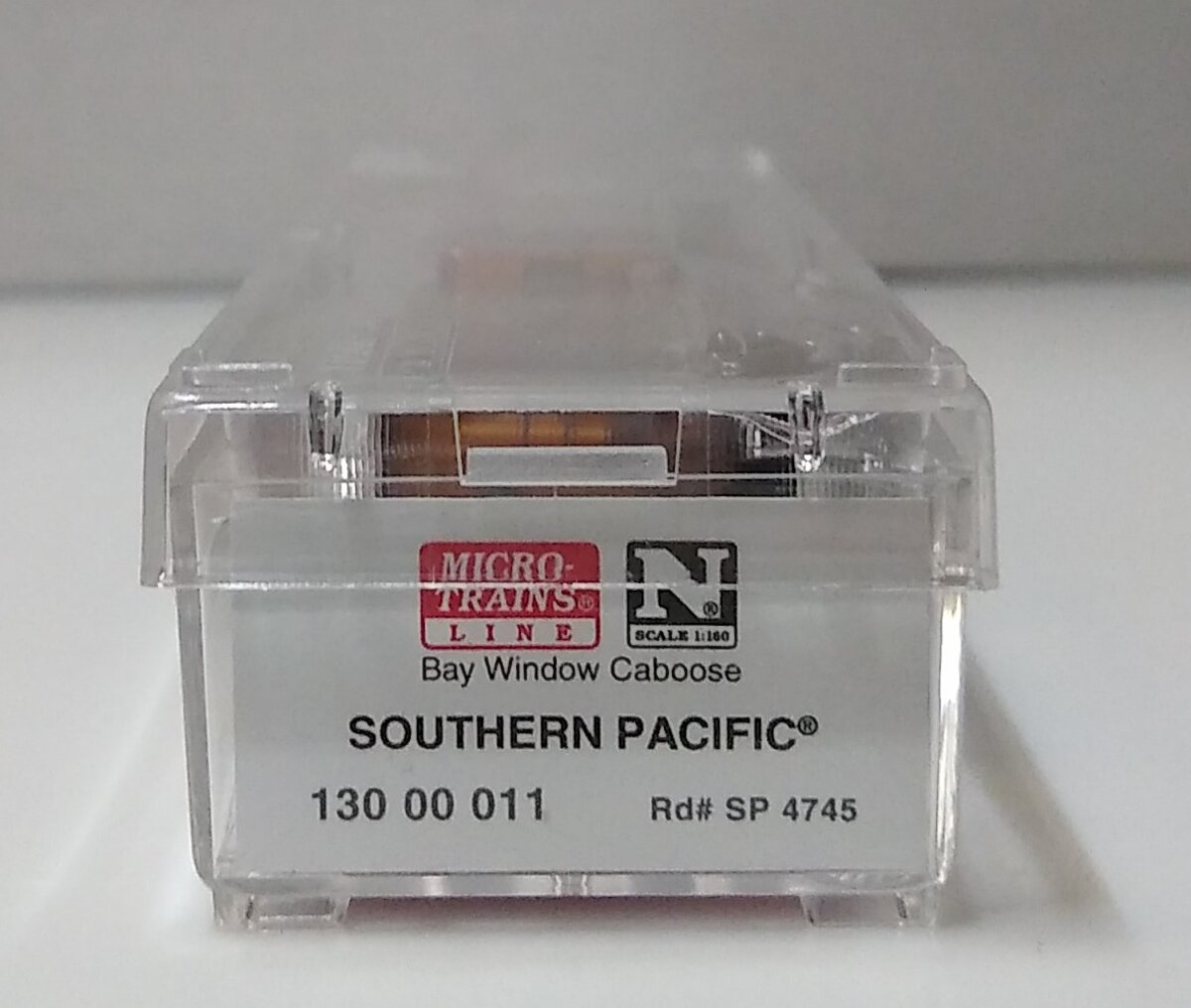 Micro-Trains 13000011 N Southern Pacific 31' Bay Window Caboose #4745