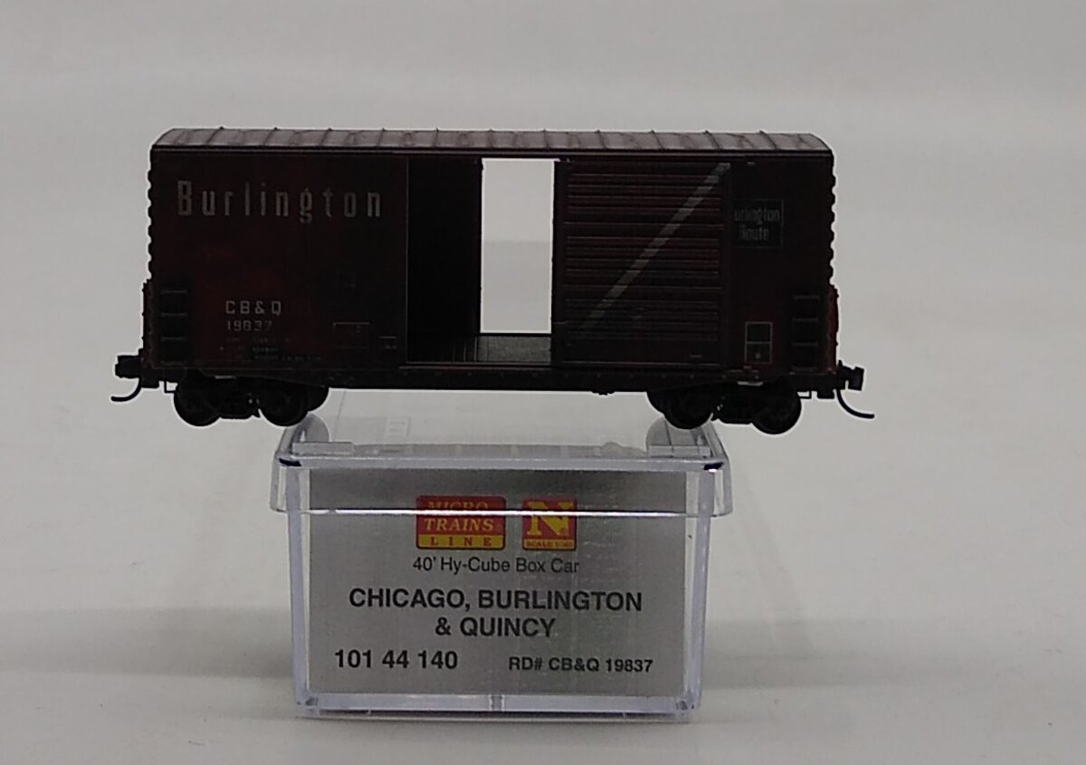 Micro-Trains 10144140 N CB&Q Weathered 40' Hy-Cube Boxcar #19837