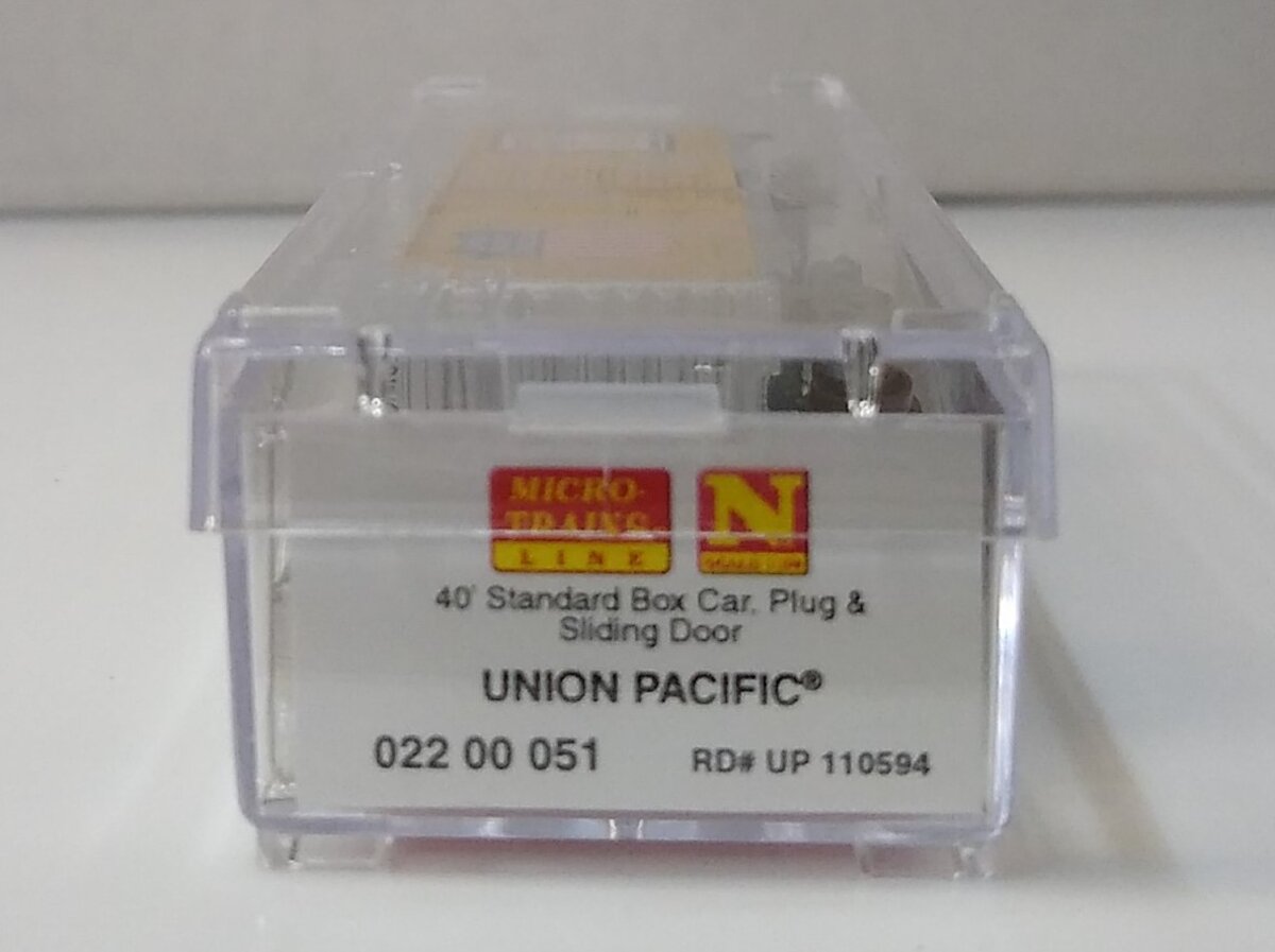 Micro-Trains 02200051 N Union Pacific 40' Plug & Sliding Door Boxcar #110594