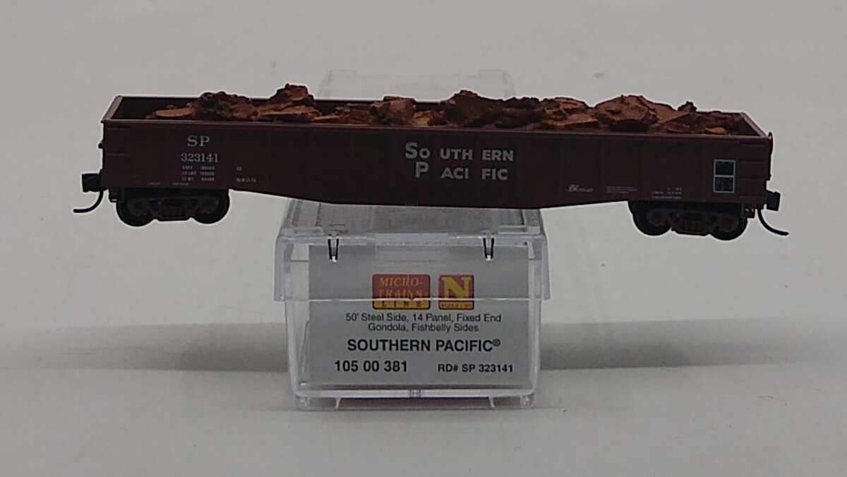 Micro-Trains 10500381 N SP 50' Steel Side 14 Panel Fix End Gondola #323141