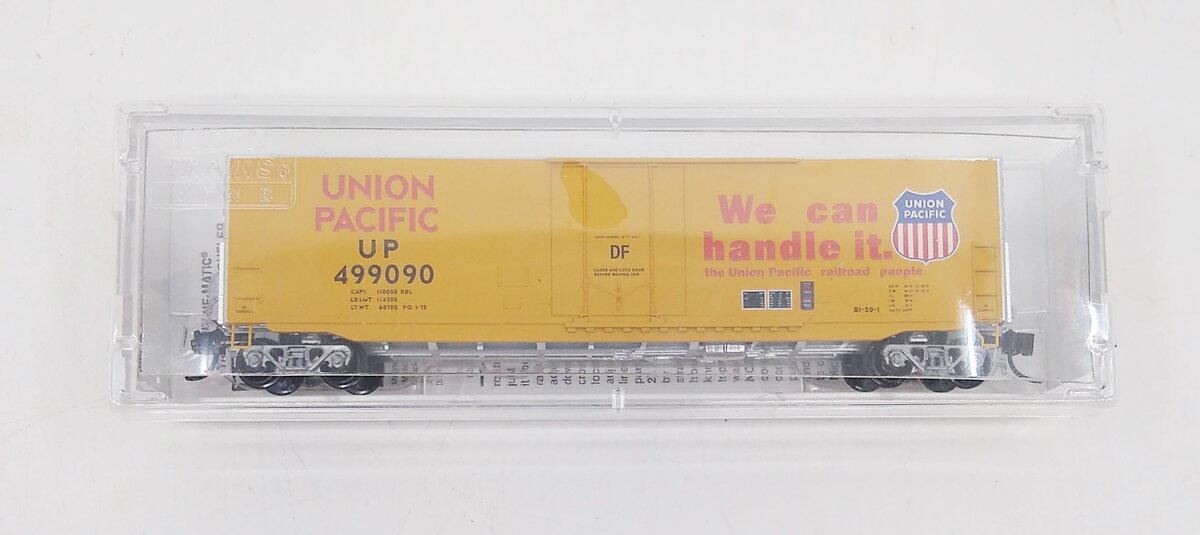 Micro-Trains 18100141 N Union Pacific 50' Standard Plug Door Boxcar #499090