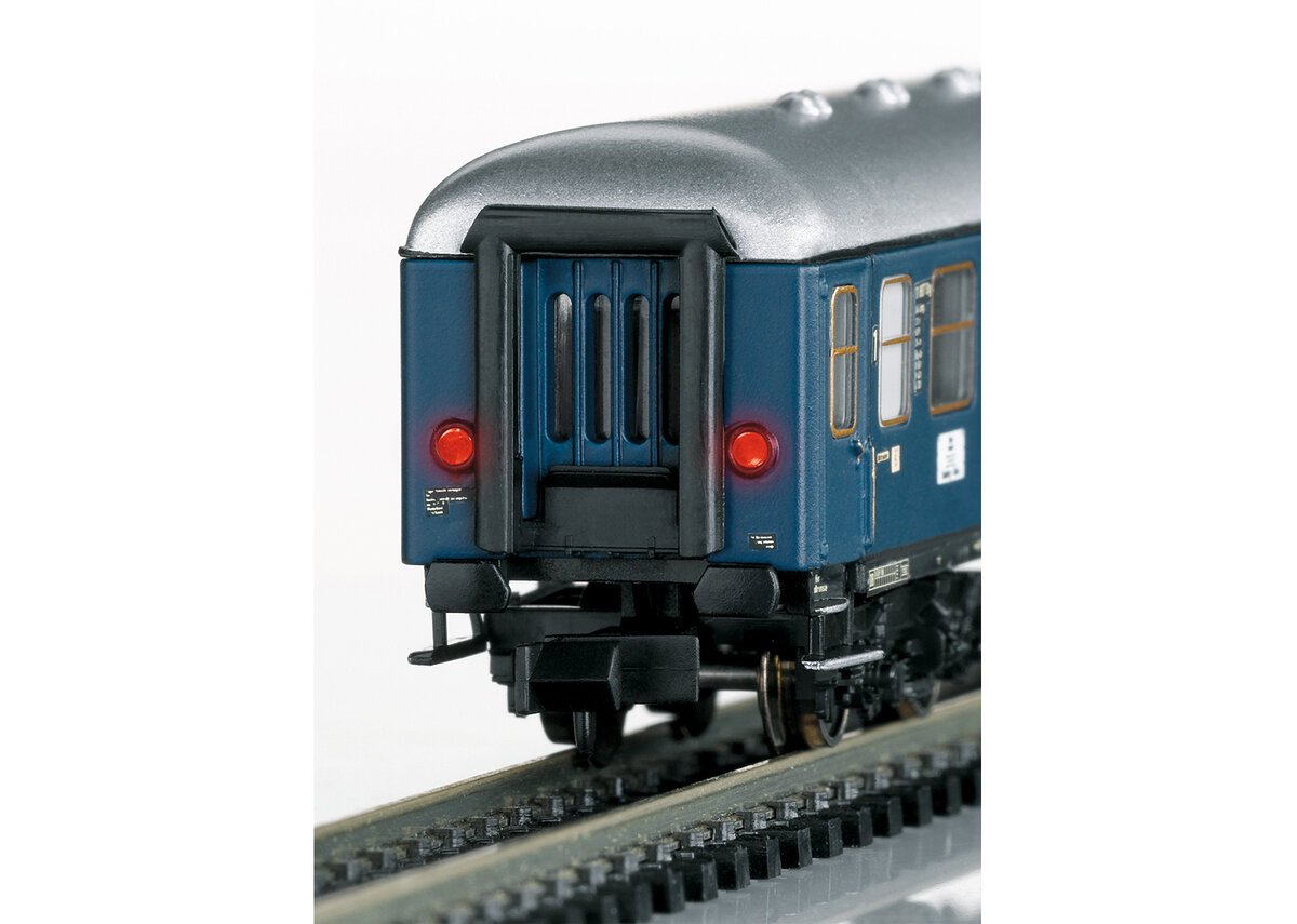 Trix 15132 N DB "MERKUR" Express Train Passenger Car Set (Set of 4)