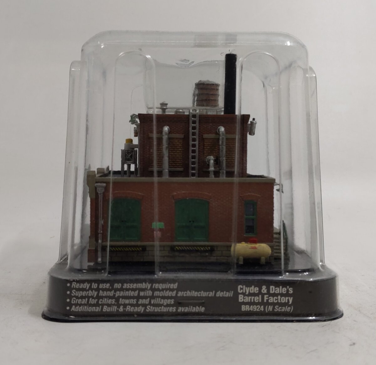 Woodland Scenics BR4924 N Built-&-Ready Clyde & Dale's Barrel Factory Building