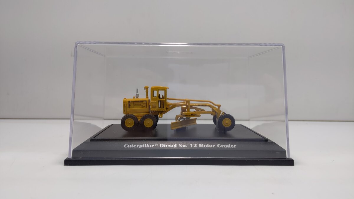 Caterpillar 55173 1:87 Scale Die-Cast Diesel No.12 Motor Grader