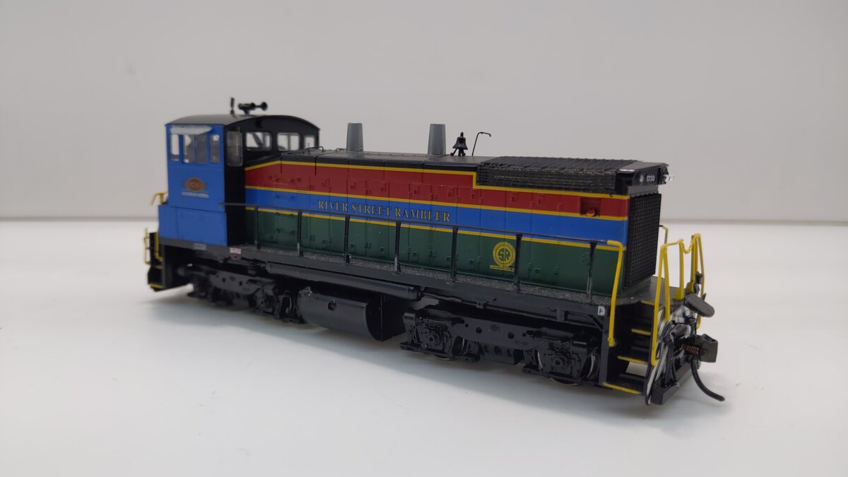 Athearn 95842 HO Southern "River Street Rambler" SW1500 Diesel Switcher #1733