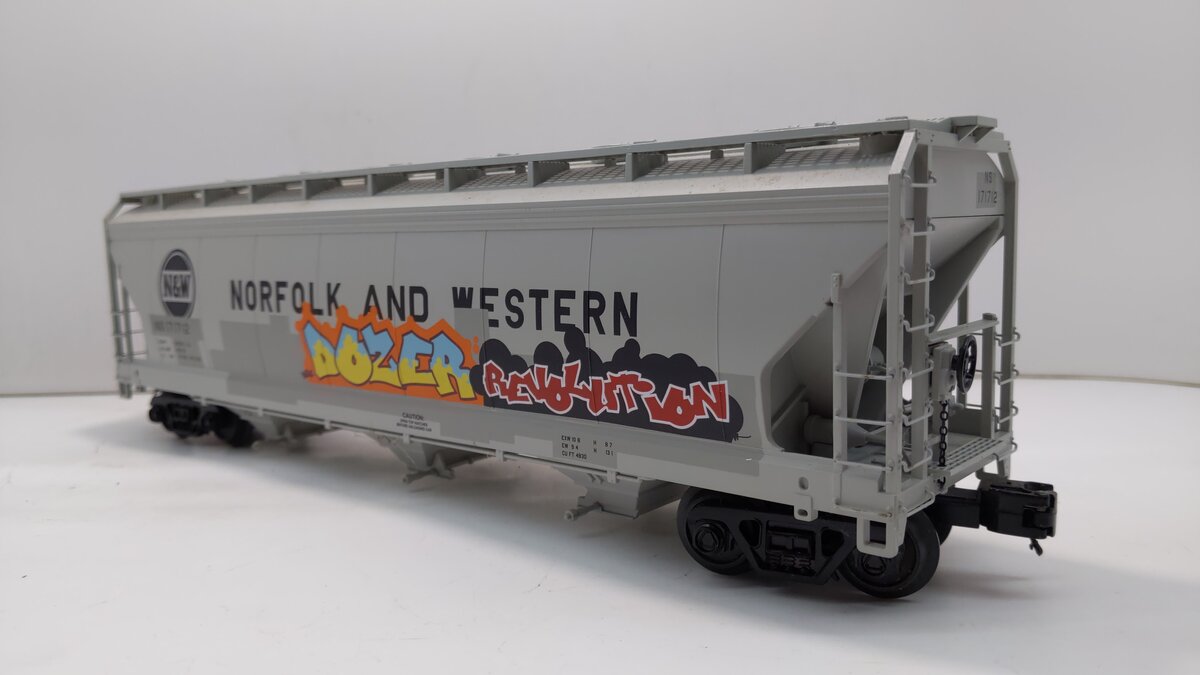 MTH 20-97698 Norfolk Southern 3-Bay Centerflow Hopper