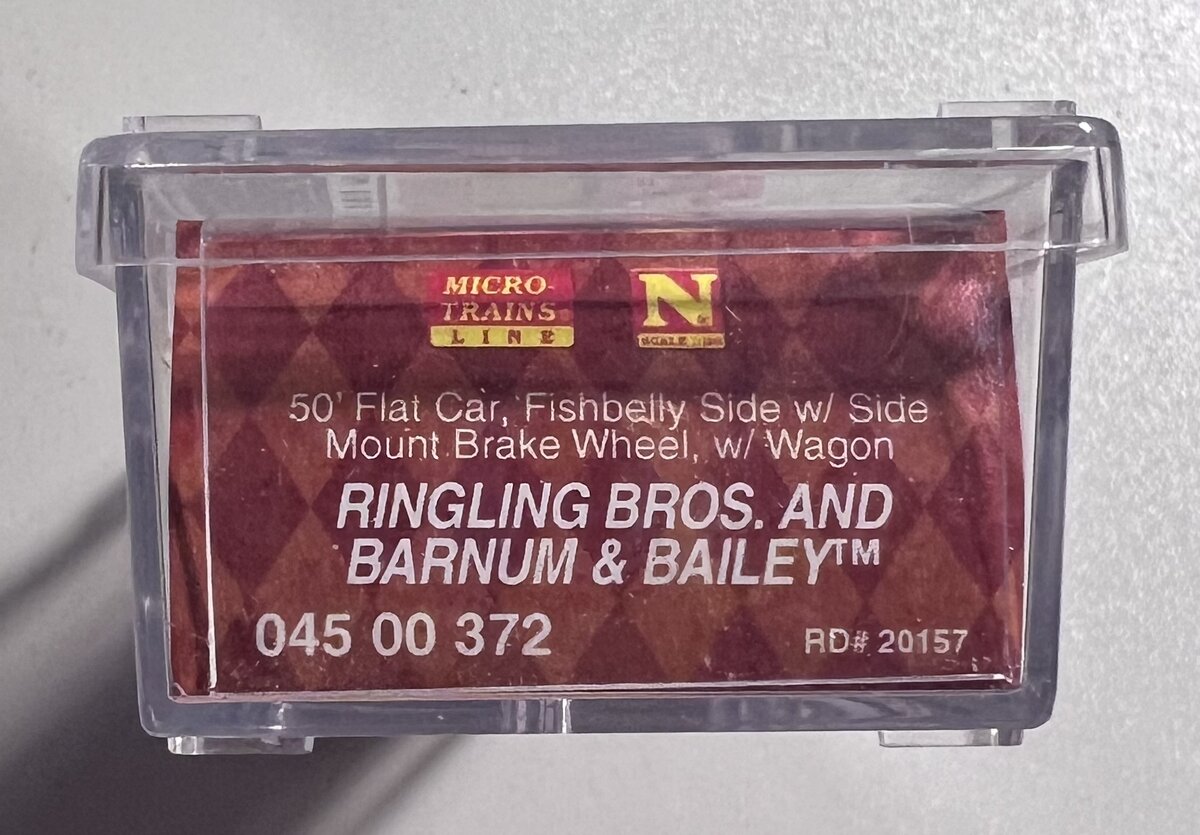 Micro-Trains 04500372 N RBBX 50' Fishbelly Side Flatcar with Cage Wagon