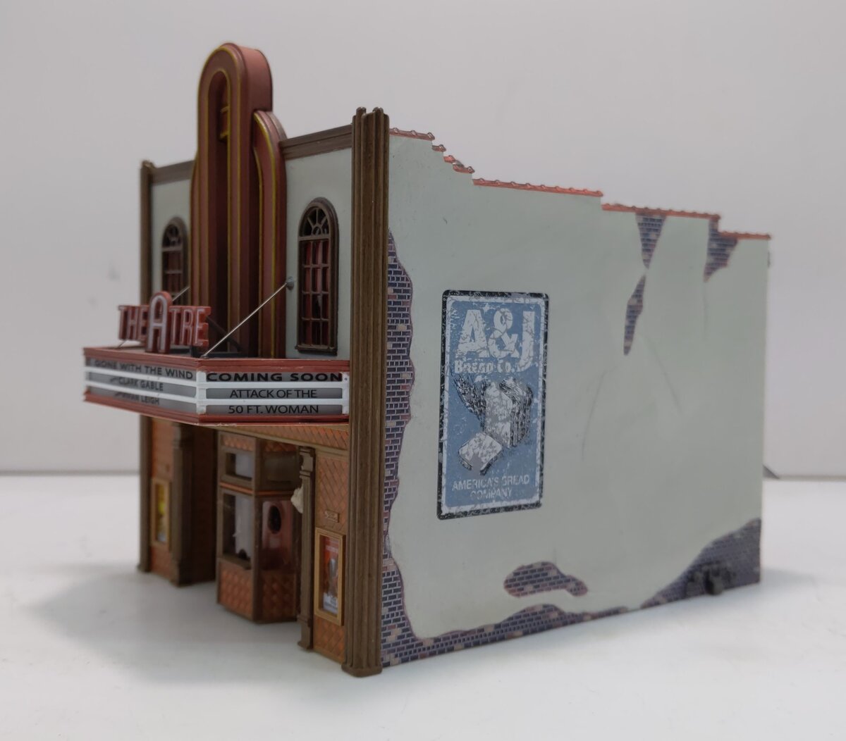 Woodland Scenics BR5054 HO Scale Built-&-Ready Theatre with Lighting Building