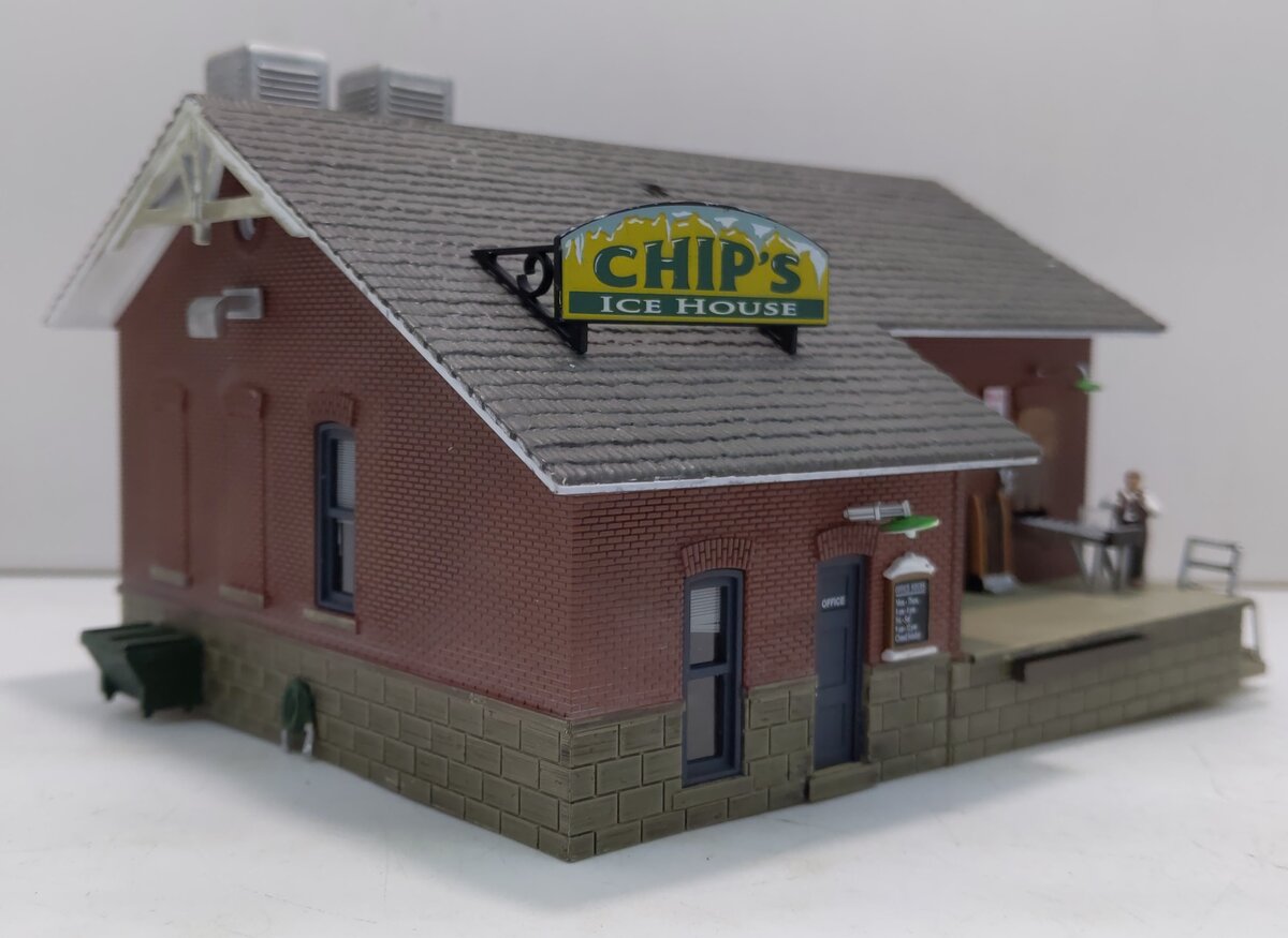 Woodland Scenics BR5028 HO Built-&-Ready Chip's Ice House Building