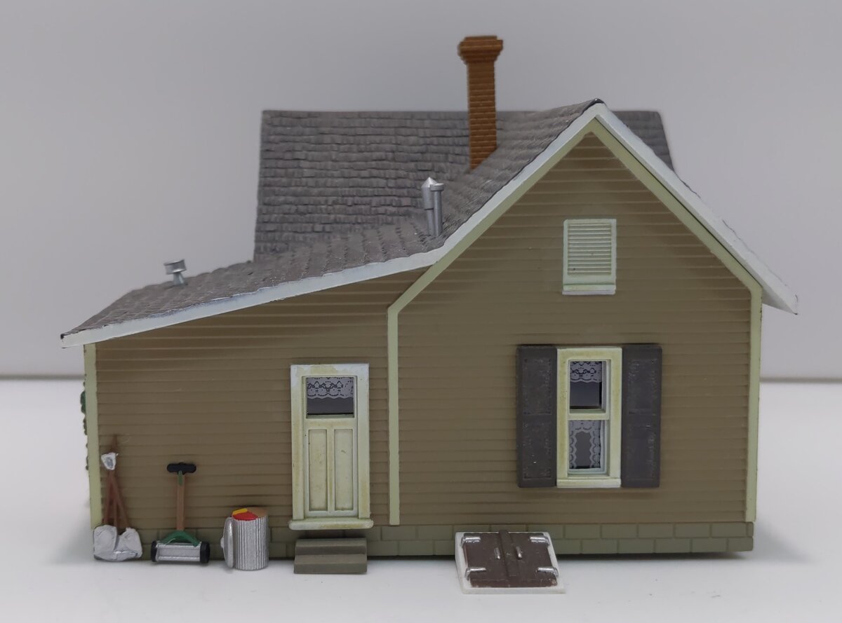Woodland Scenics BR5027 HO Built-&-Ready Granny's House Landmark Structures