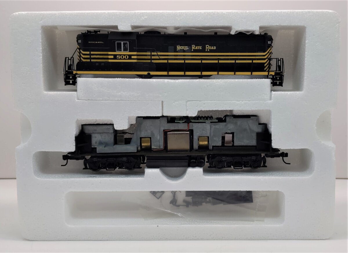 Proto 2000 21701 HO Scale Nickel Plate Road Phase III GP-9 Diesel Engine #800