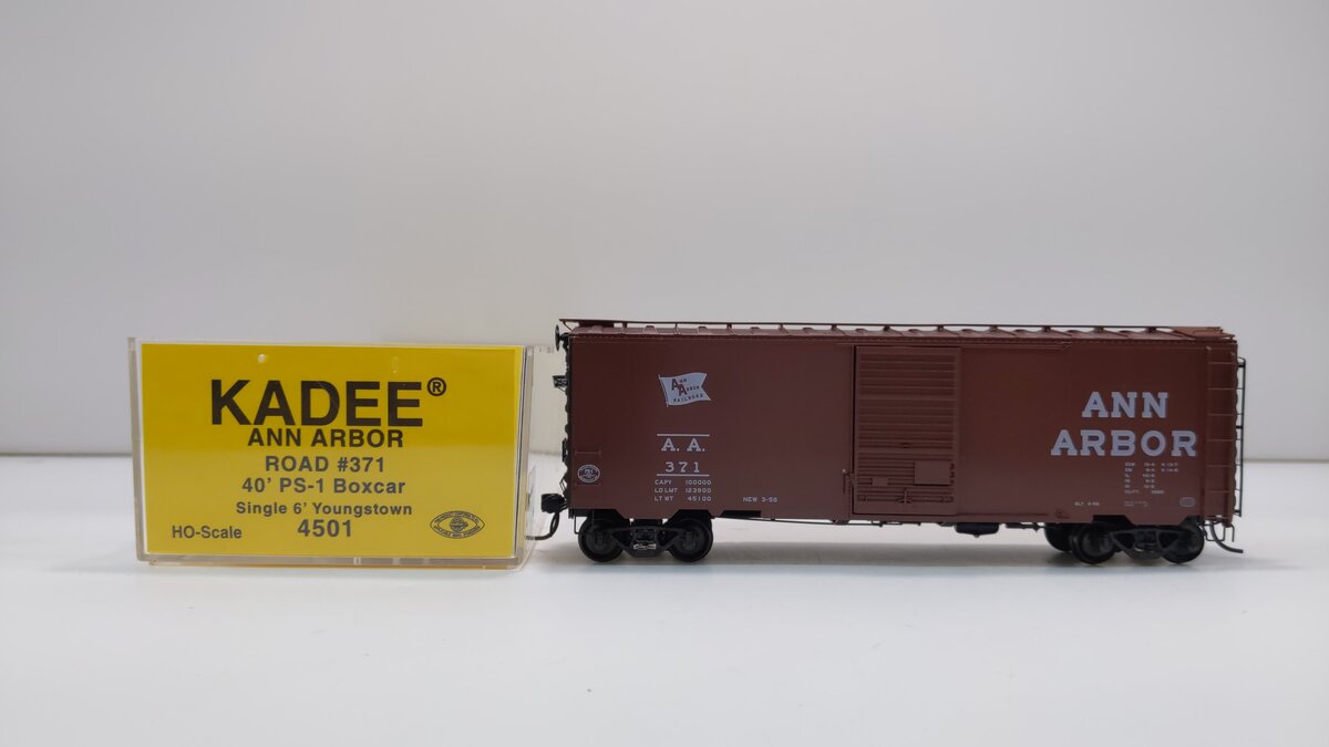 Kadee 4501 HO Ann Arbor 40' PS-1 Boxcar with 6' Youngstown Door #371