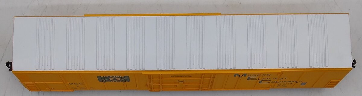 Athearn 71146 HO Scale Maine Central 57' Mechanical Reefer #2
