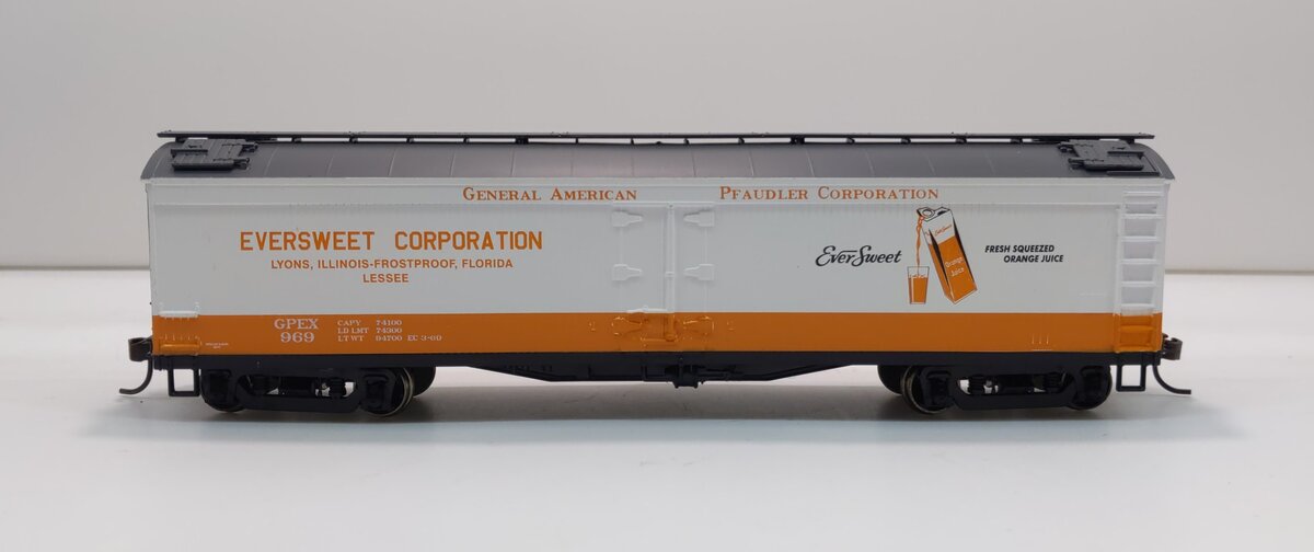 Athearn 92593 HO  Ever Sweet 50' Express Reefer #969