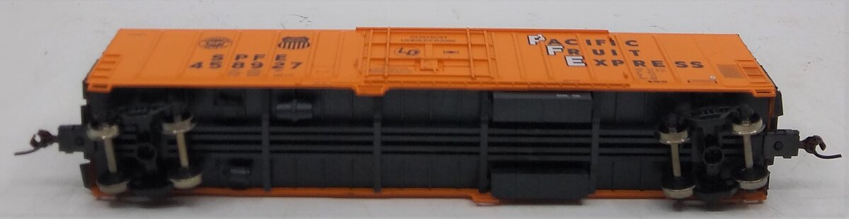 Athearn 71405 HO Southern Pacific Fruit Express 57' Mechanical Reefer #458927