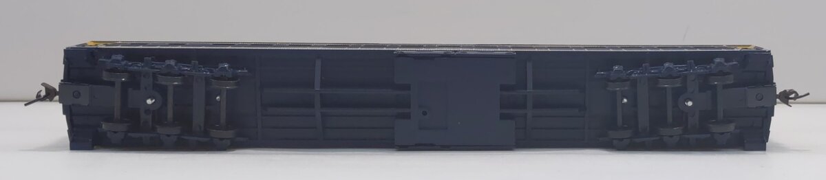 Athearn 7824 HO Scale C&O Round Roof Coach Car #816
