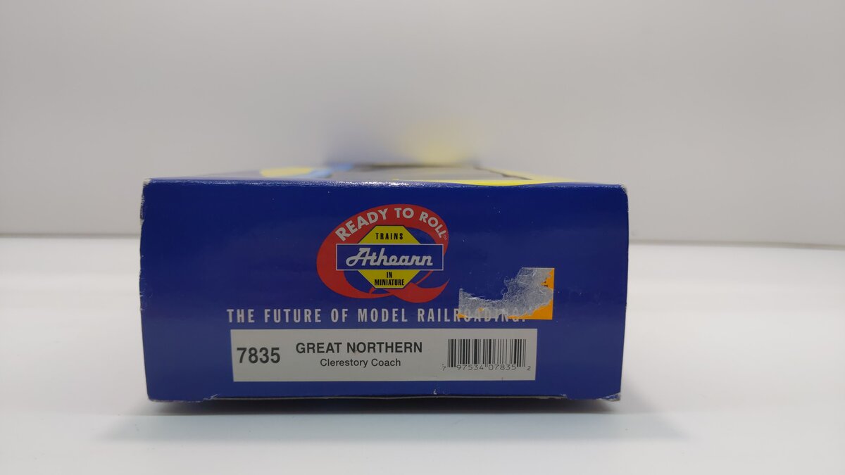 Athearn 7835 HO Scale Great Northern Standard Clerestory Roof Coach #969