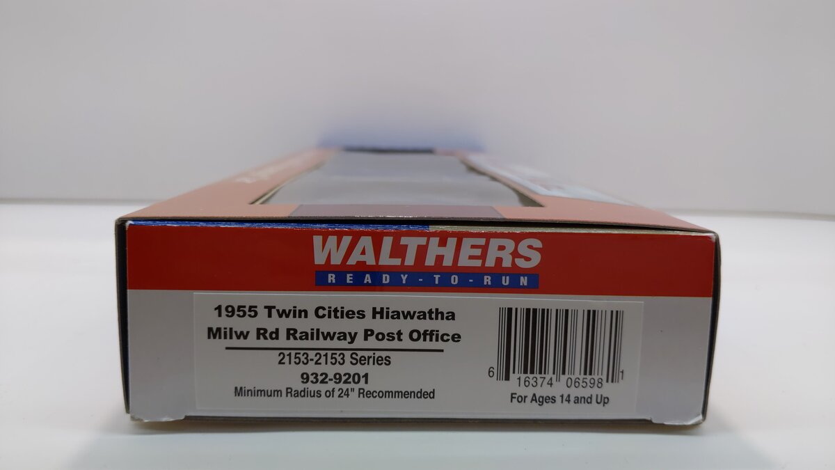 Walthers 932-9201 HO Scale Milwaukee Road 1955 Twin Cities Hiawatha RPO Car