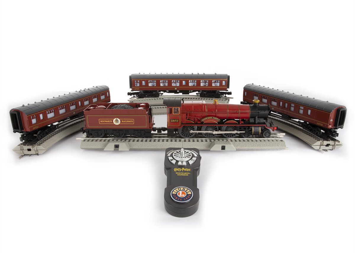 Lionel 2023170 Hogwarts Express LionChief O Gauge Train Set with Bluetooth