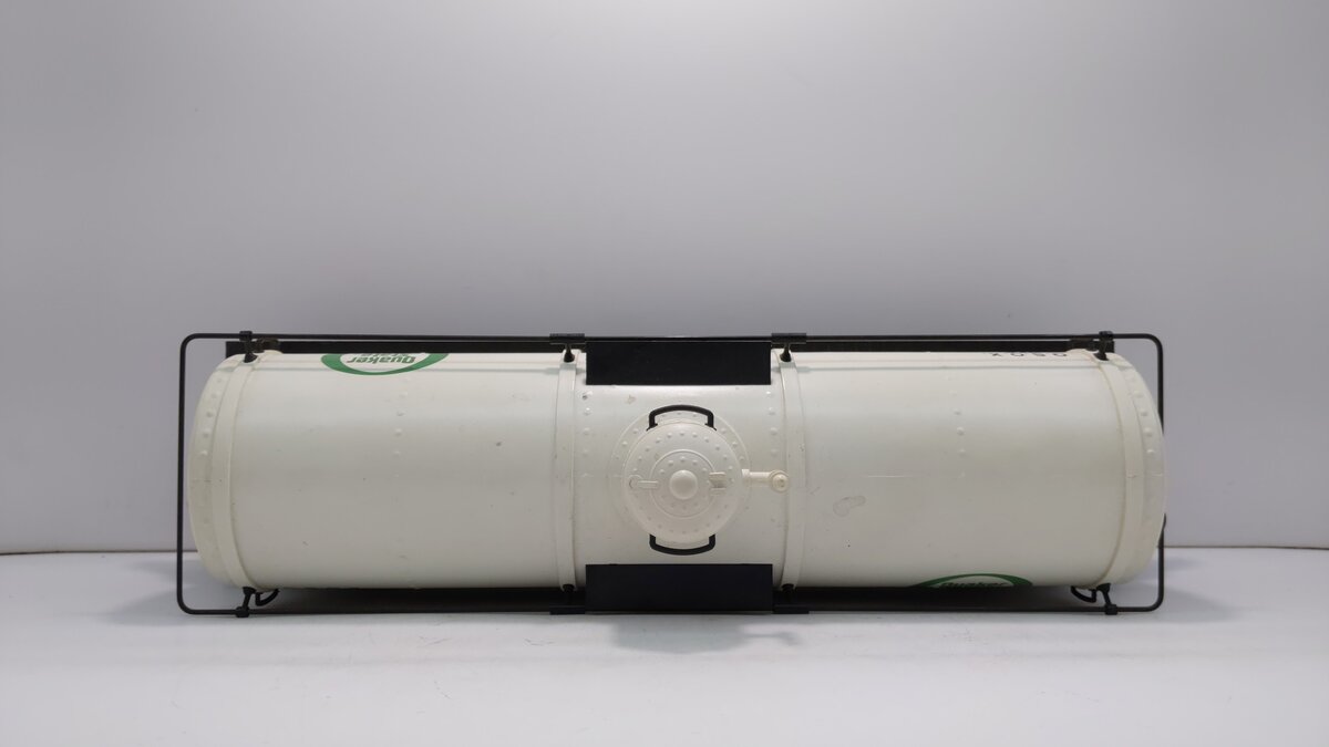 Bachmann 93436 G Scale Quaker State Single Dome Tank Car