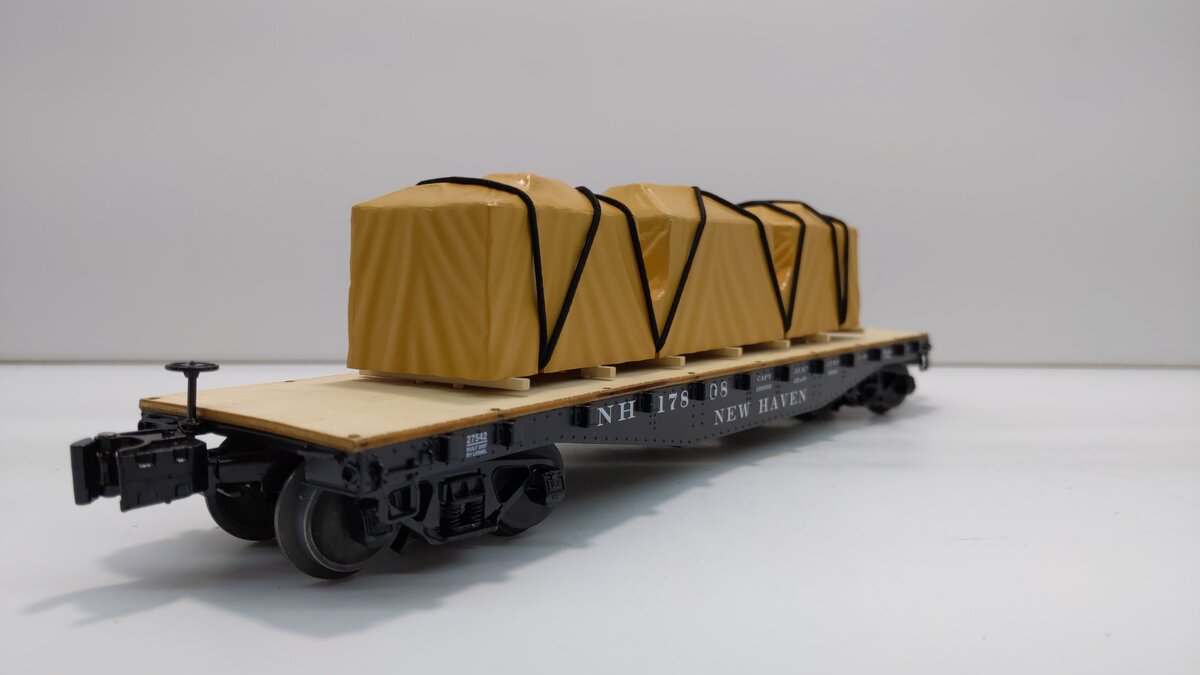 Lionel 6-27542 O Gauge New Haven 40‘ Flatcar with Covered Load #17808