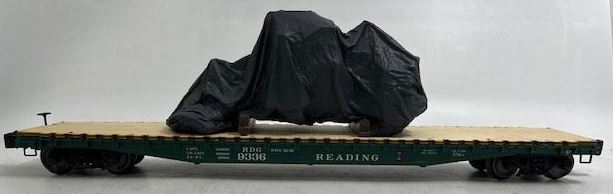 Lionel 6-82705 O Gauge Reading PS-4 Flatcar #7336 with Stakes & Tarped Load