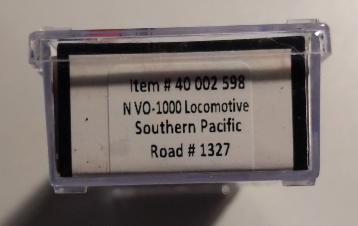 Atlas 40002598 N Southern Pacific VO-1000 Diesel Locomotive w/DCC #1327