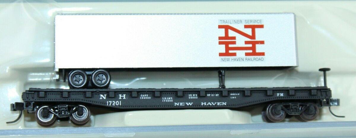 Atlas 37843 N Scale NH 50' Flatcar w/Trailer #17201