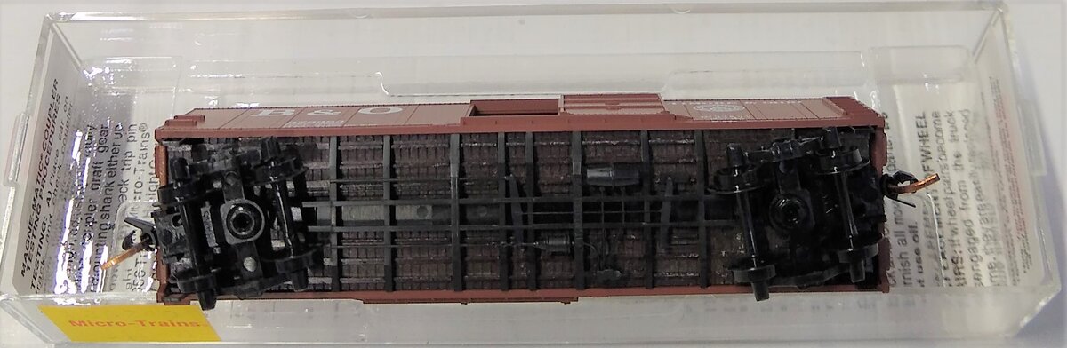 Micro-Trains 12000240 N B&O 40' Flat Panel Roof Single Door Boxcar #276383