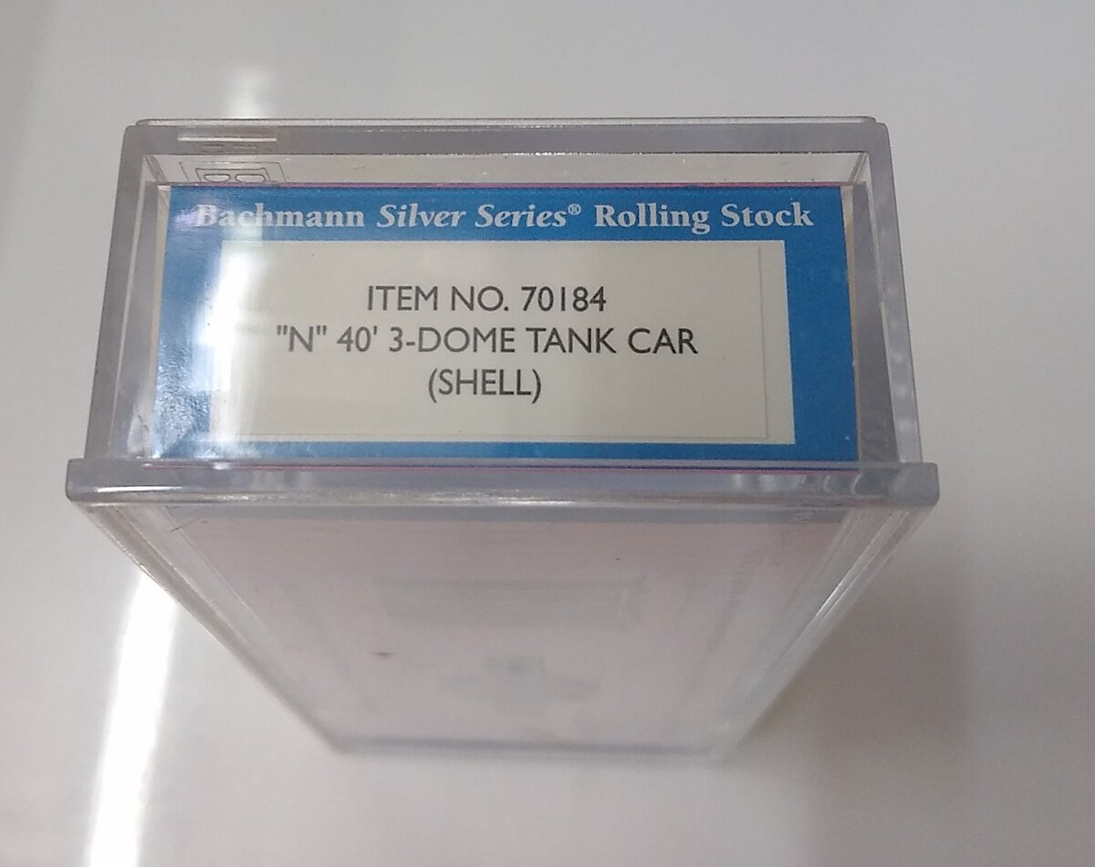 Bachmann 70184 N Scale Shell Oil 40' 3-Dome Tank Car #1245