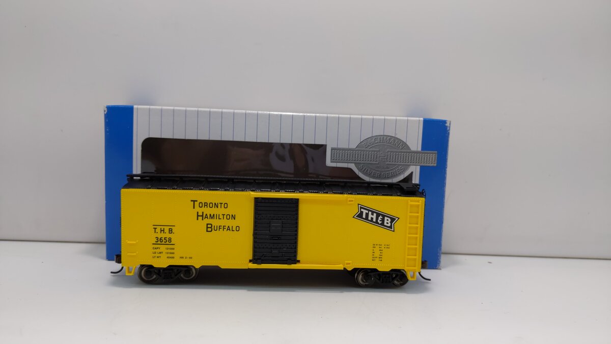 Bachmann 17043 HO Toronto Hamilton & Buffalo 40' Steel Boxcar