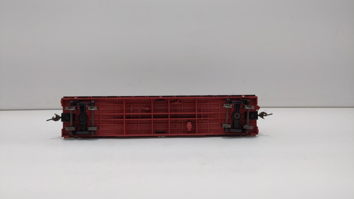 Bachmann 18911 HO Atchison, Topeka & Santa Fe 50' Flatcar w/Containers