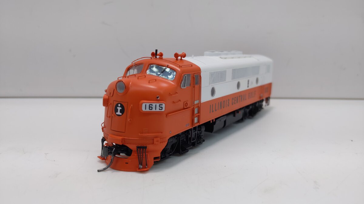 Athearn G22599 HO Illinois Central Railroad/Freight F3A Diesel Locomotive #1615