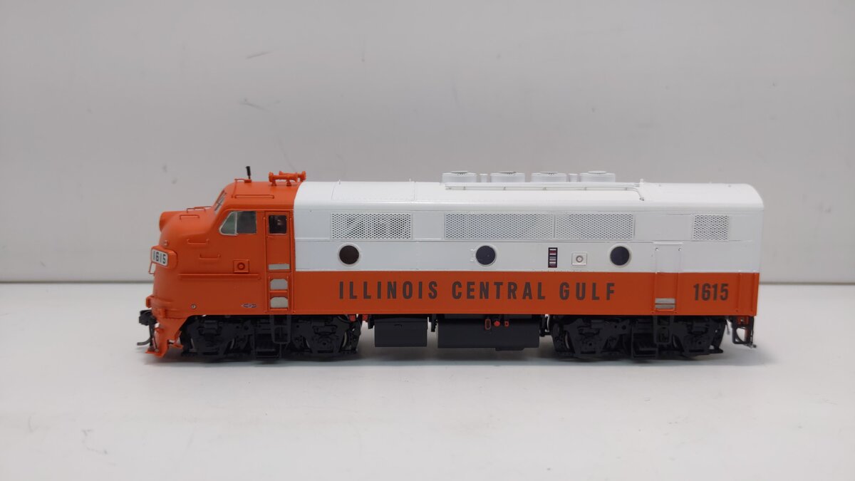 Athearn G22599 HO Illinois Central Railroad/Freight F3A Diesel Locomotive #1615