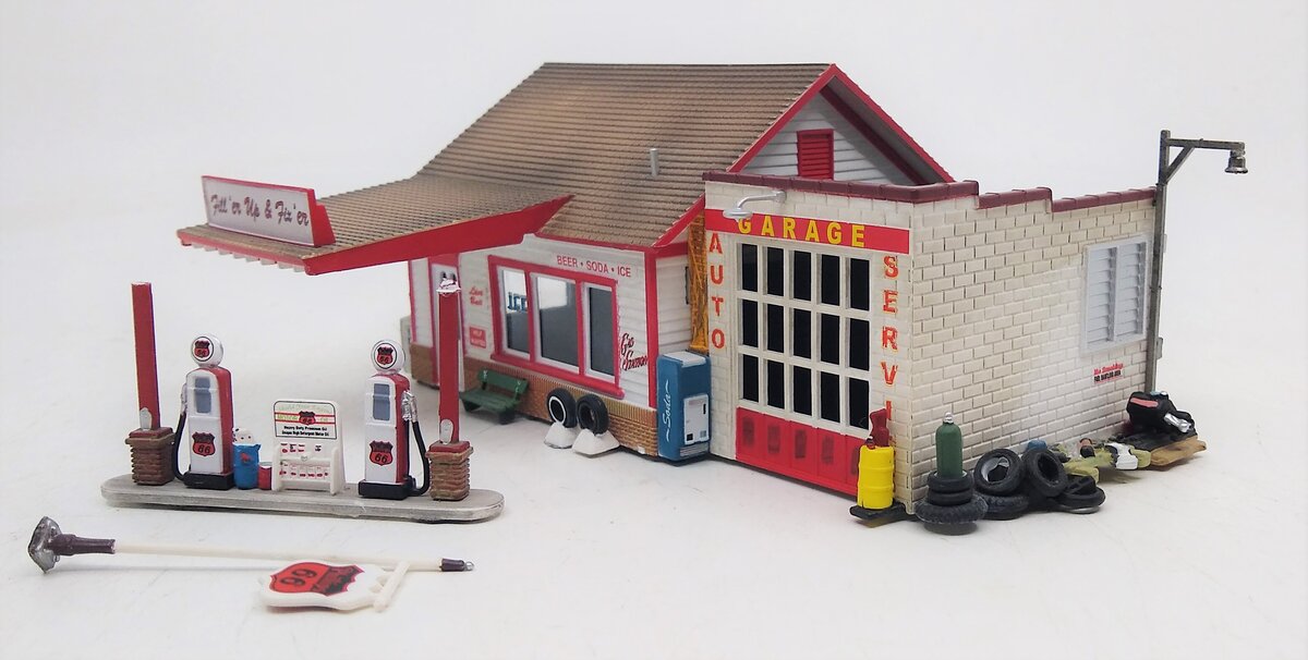 Woodland Scenics BR5025 HO Built-&-Ready Fill'er Up & Fix'er Building